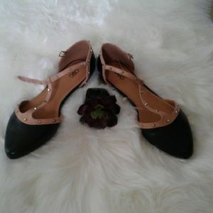 💥3/$20Cato T-strap black & tan/with gold stud 10w